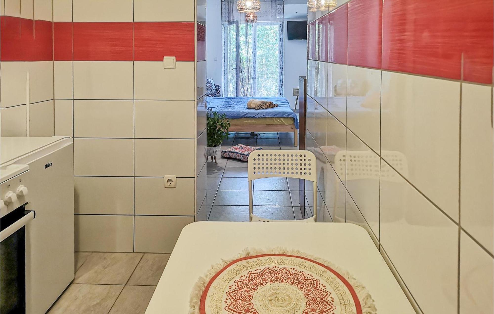 Pet Friendly Apartment In Novalja With Kitchen Exterior photo